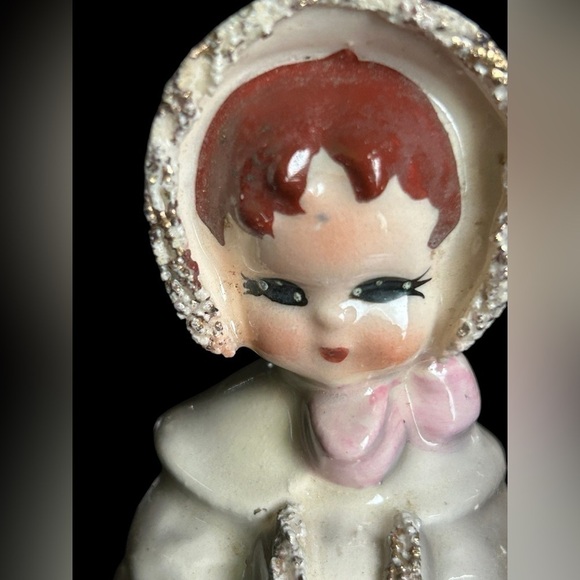 Josef Originals Girl With Hands In Muff Figurine Made In Japan - Picture 2 of 8